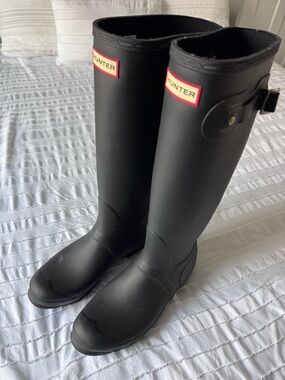 Hunter Matte Black Tall Rain Boots with Red Logo